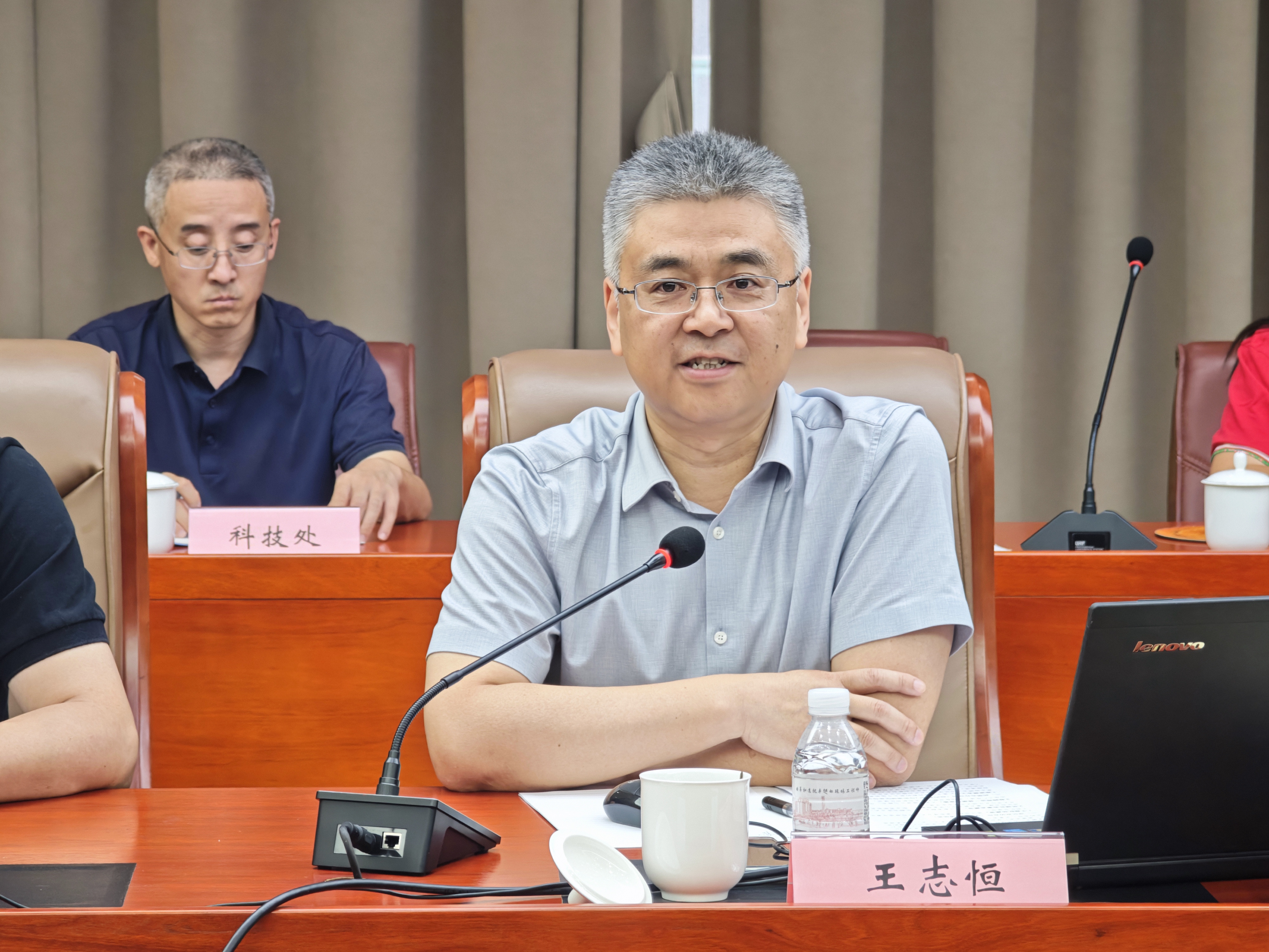 江川路街道党工委书记刘冬梅率队来校交流